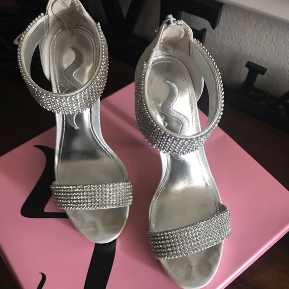Nina Shoes - 🎄 Nina glamorous heels. Perfect for the holiday🎄